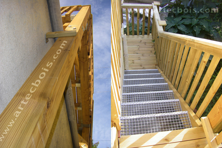 l'accès du balcon se fait par le jardin dans lequel est construit un escalieren bois avec marches en caillebotis 